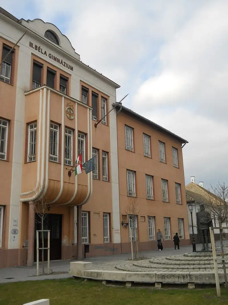 Bajai III. Béla Gimnázium épülete