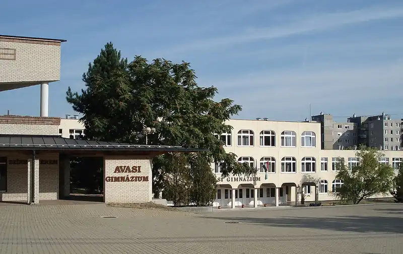 Avasi Gimnázium épülete