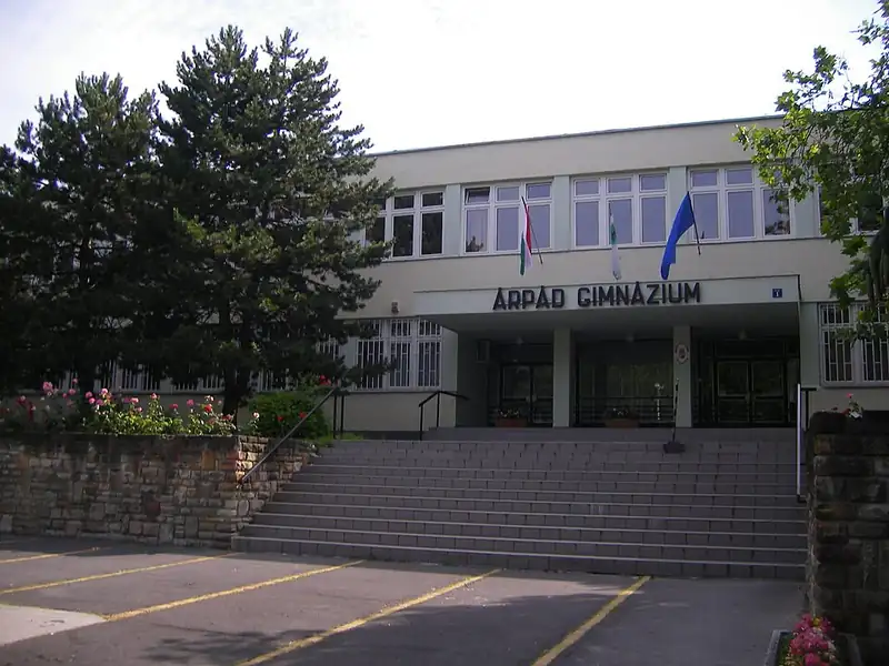 Tatabányai Árpád Gimnázium épülete