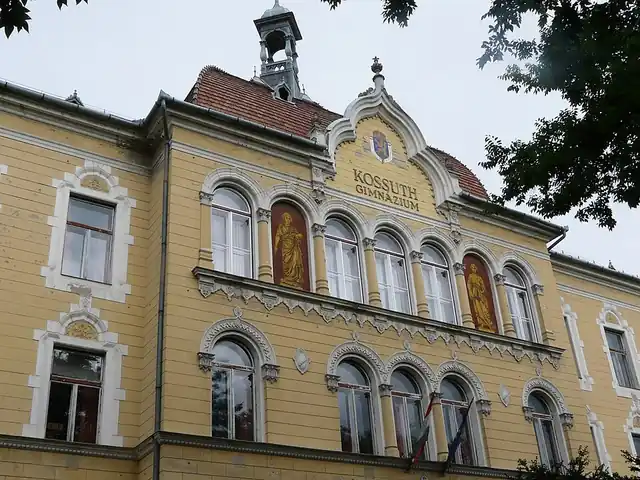 Ceglédi Kossuth Lajos Gimnázium épülete