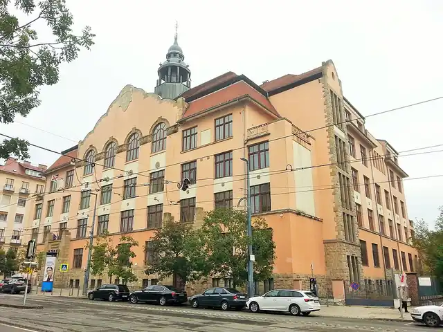 Újbudai József Attila Gimnázium épülete