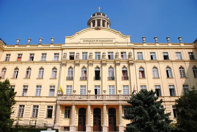 Szent Margit Gimnázium épülete