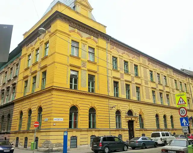 Budapest VI. Kerületi Szinyei Merse Pál Gimnázium épülete
