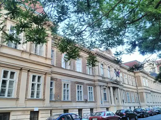 Nikola Tesla Szerb Tanítási Nyelvű Óvoda, Általános Iskola, Gimnázium, Kollégium és Könyvtár épülete