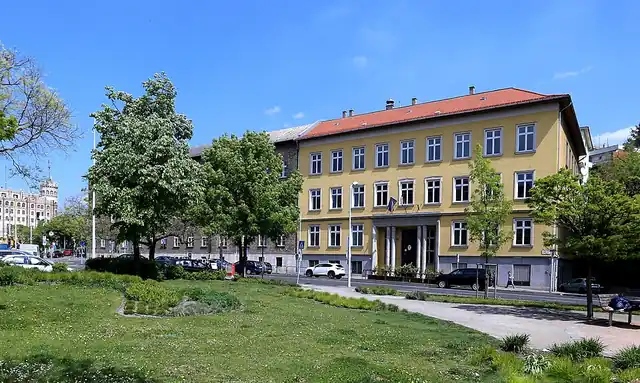 Budapest I. Kerületi Kosztolányi Dezső Gimnázium épülete