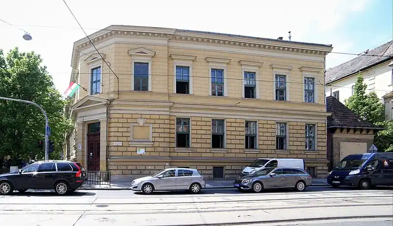 Szent Gellért Katolikus Általános Iskola és Gimnázium épülete