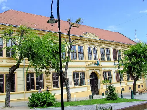 Szent József Katolikus Általános Iskola és Óvoda - Katholische Grundschule épülete