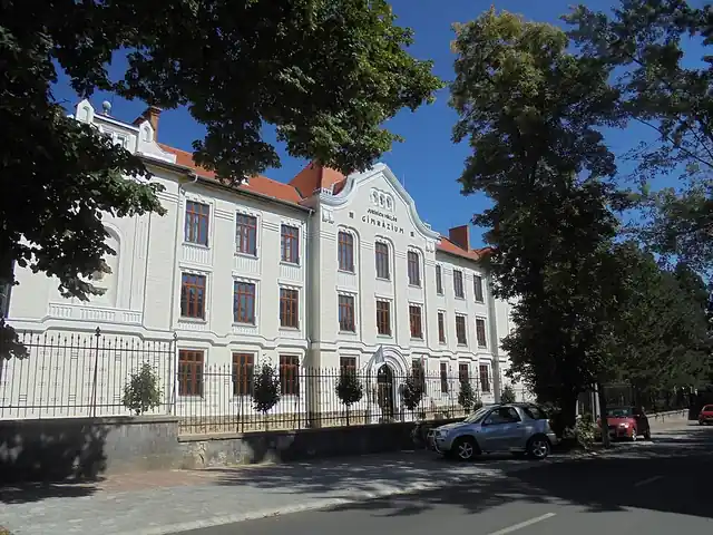 Jurisich Miklós Gimnázium és Kollégium épülete