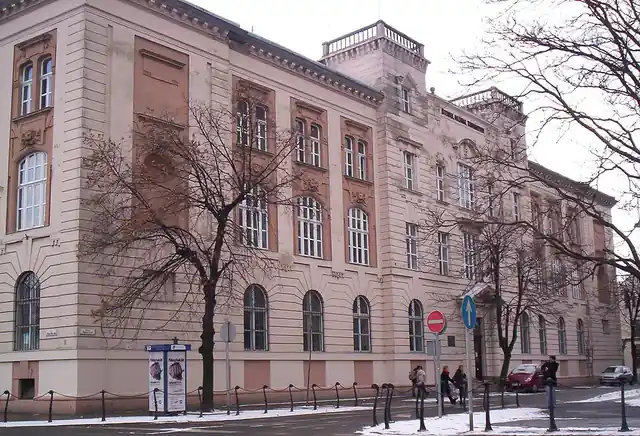 Pápai Református Kollégium Gimnáziuma, Művészeti Szakgimnáziuma és Diákotthona épülete