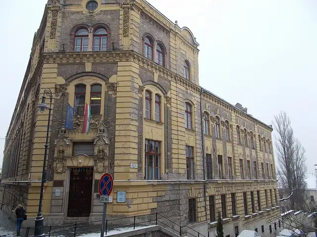 Budapesti Gazdasági SZC Hunfalvy János Két Tanítási Nyelvű Közgazdasági Technikum épülete